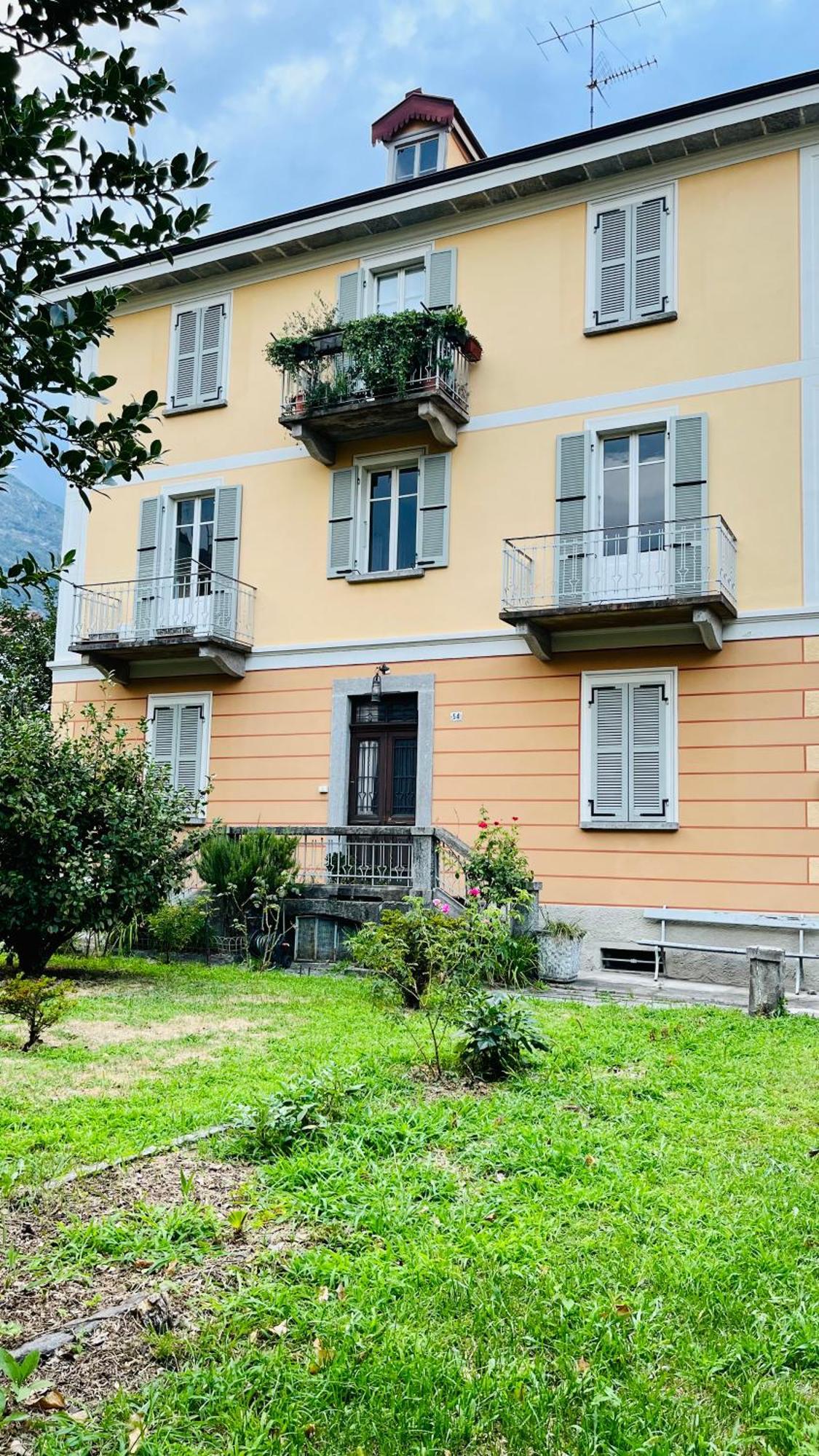 Antica Casa Storica Con Giardino Lejlighed Domodossola Eksteriør billede